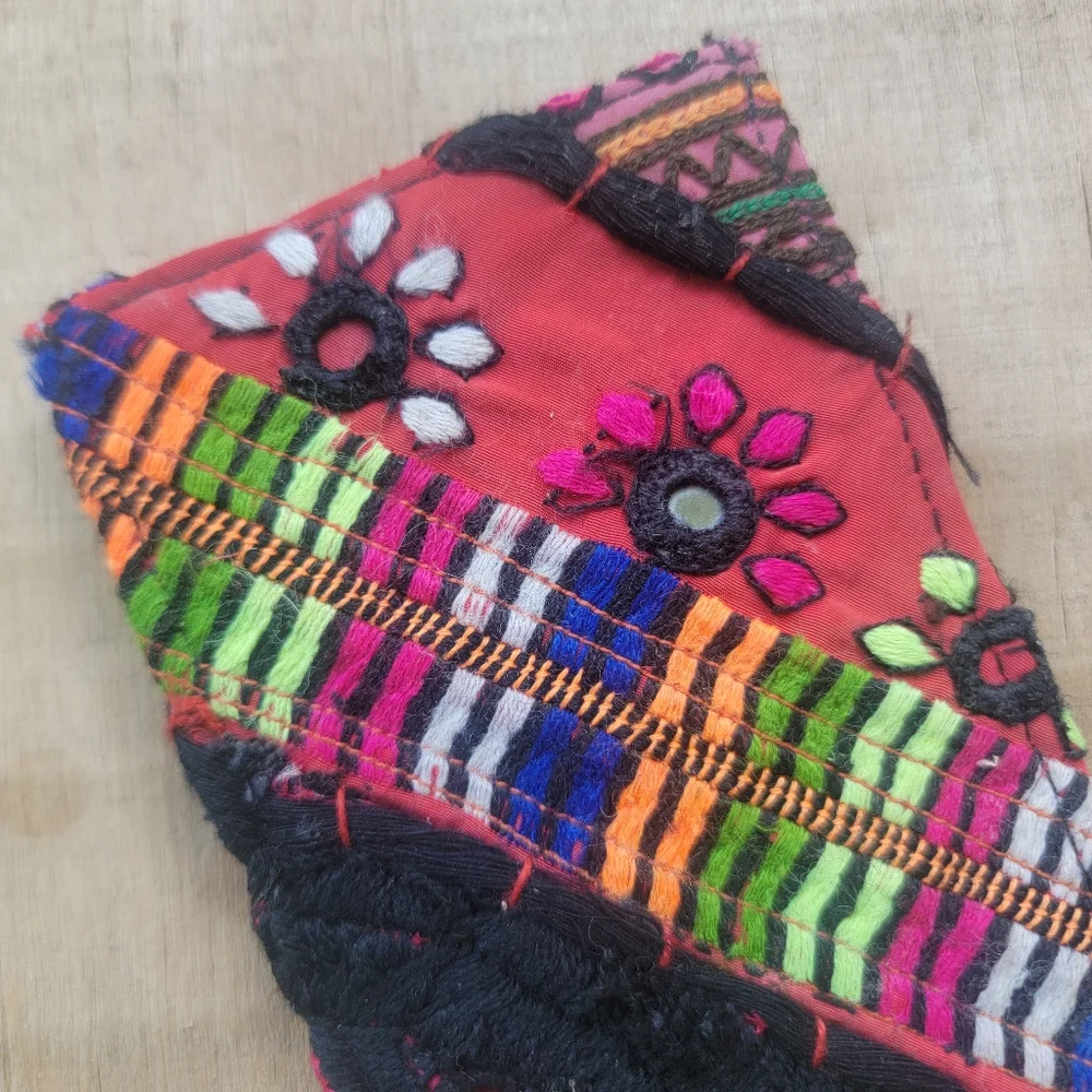 🪬🍄 Free People Boho Embroidered Repurposed vtg banjara hippie Wallet card case